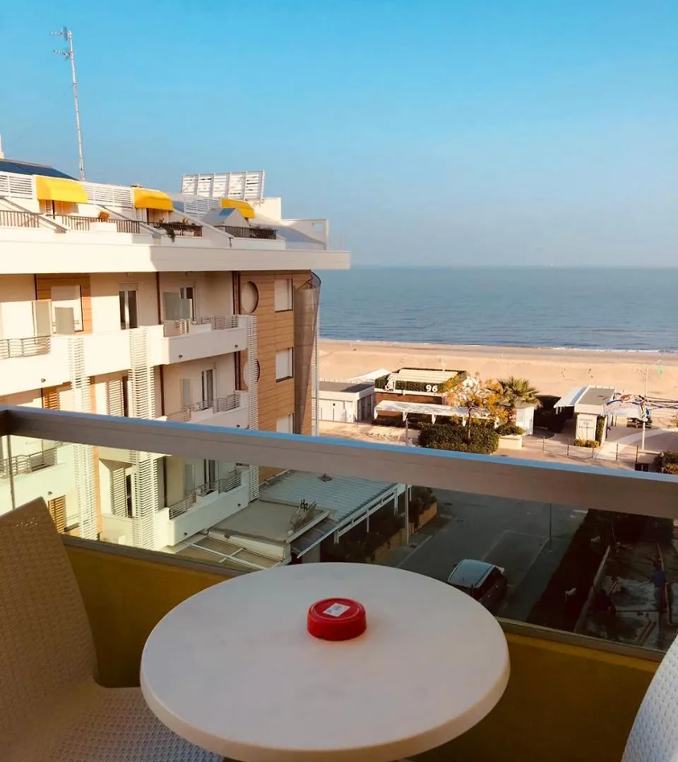 Hotel Montecarlo - Vista Mare Con Piscina & Area Fitness  Riccione