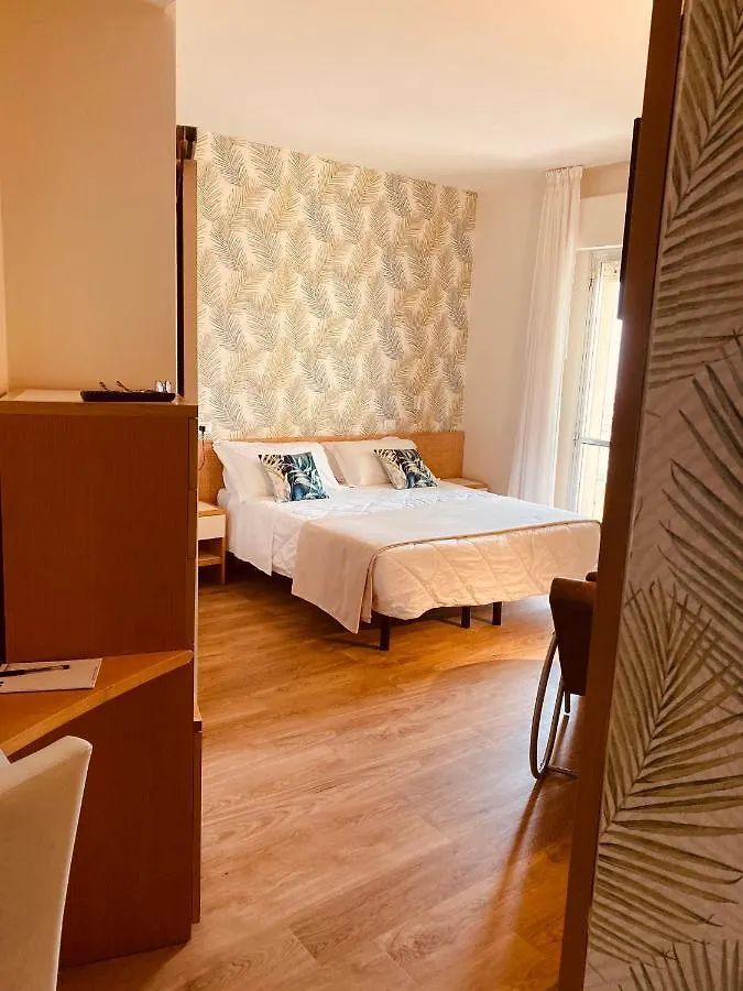 Hotel Montecarlo - Vista Mare Con Piscina & Area Fitness
