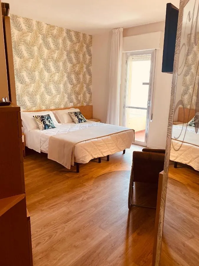 ***  Hotel Montecarlo - Vista Mare Con Piscina & Area Fitness Italy