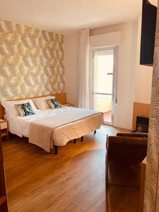 Hotel Montecarlo - Vista Mare Con Piscina & Area Fitness Riccione 3*,  Italien