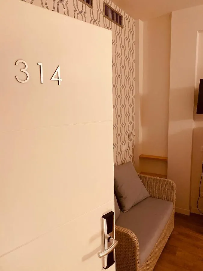Hotel Montecarlo - Vista Mare Con Piscina & Area Fitness Riccione 3*,
