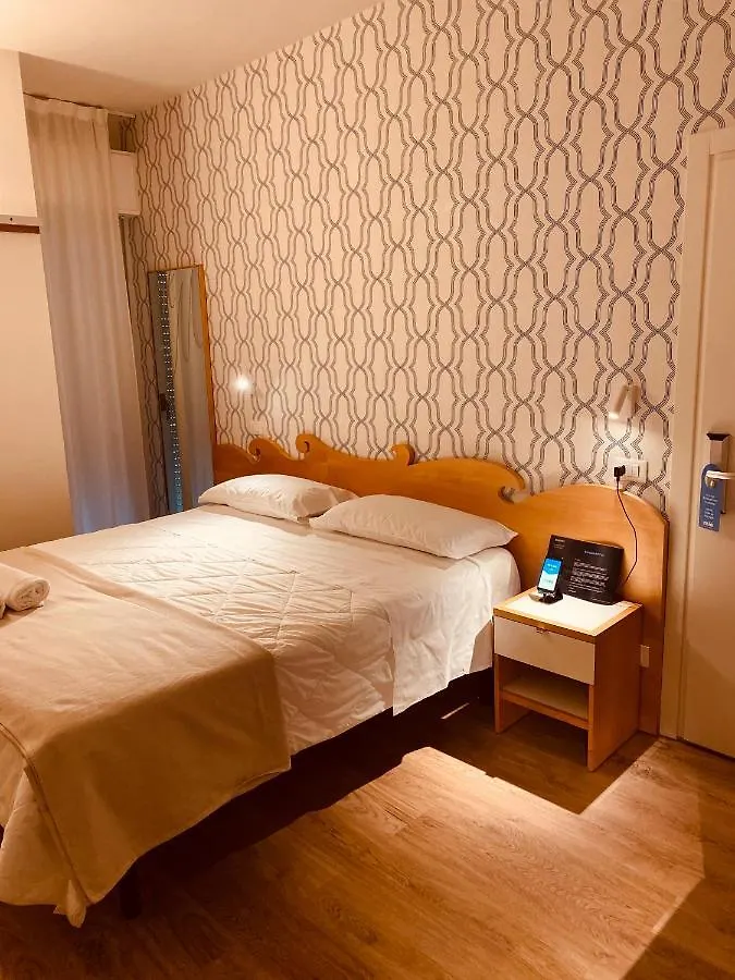 Hotel Montecarlo - Vista Mare Con Piscina & Area Fitness Riccione